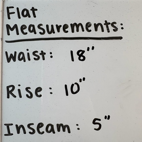 Levi's Mid Length Shorts - Medium Wash - Picture 9 of 9